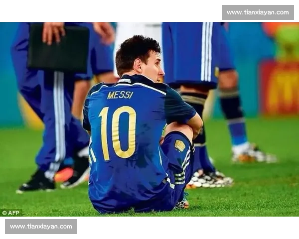 梅西圆梦世界杯！球迷狂呼“球王”登基，金球奖非他莫属